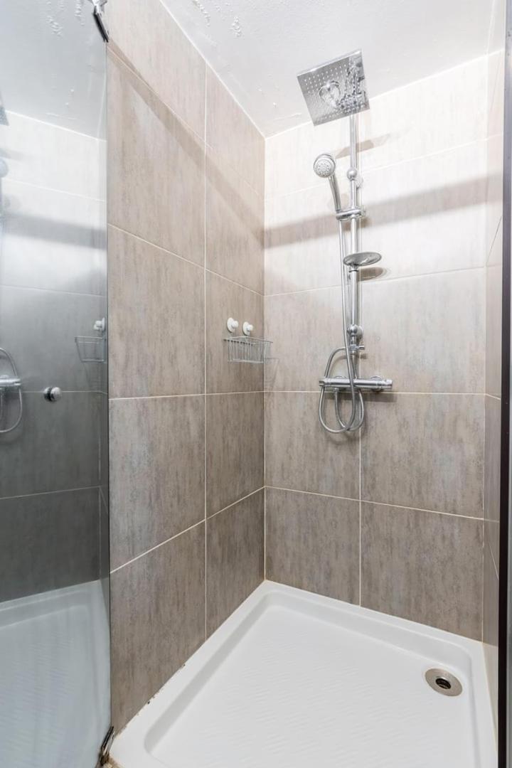 Spacious Apartment W Private Parking In Old Лилль Экстерьер фото