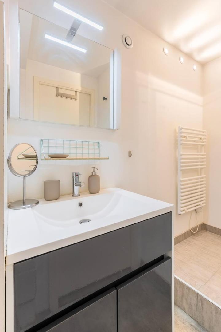Spacious Apartment W Private Parking In Old Лилль Экстерьер фото